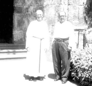 El Padre Pepe y un desconocido, 1977